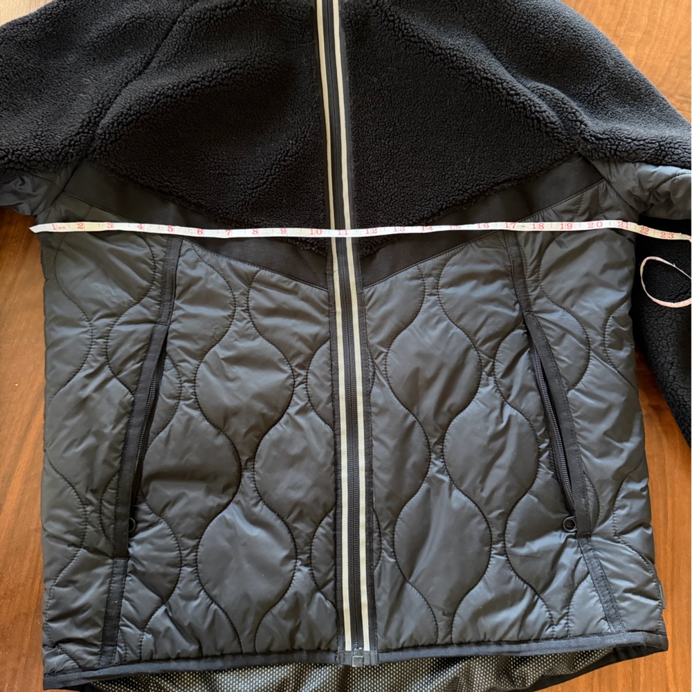 Tumi Black Quilted Puffer Jacket men S - Picture 6 of 11
